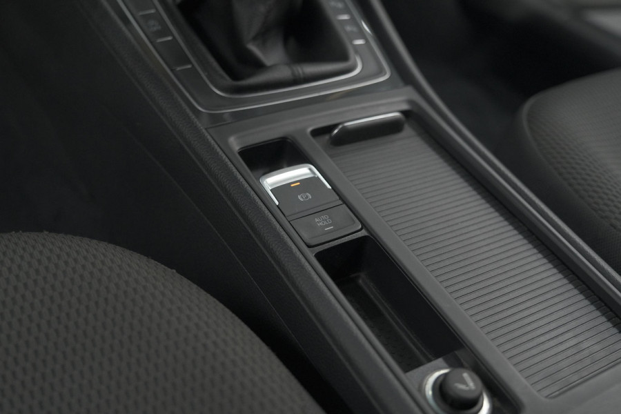 Volkswagen Golf 1.0 TSI Highline | Adaptieve Cruise Control | Apple Carplay | Parkeersensoren | Stoelverwarming