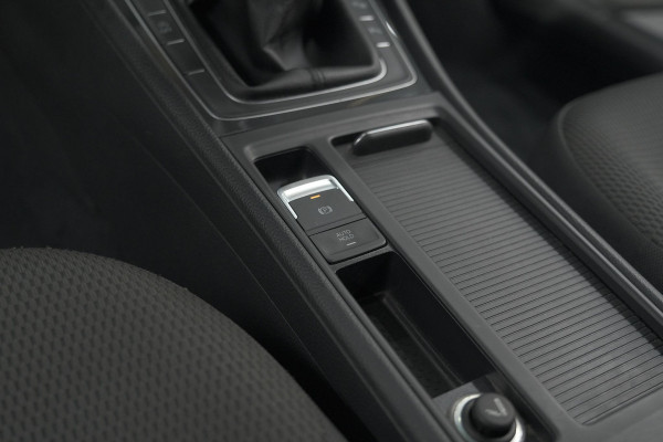 Volkswagen Golf 1.0 TSI Highline | Adaptieve Cruise Control | Apple Carplay | Parkeersensoren | Stoelverwarming