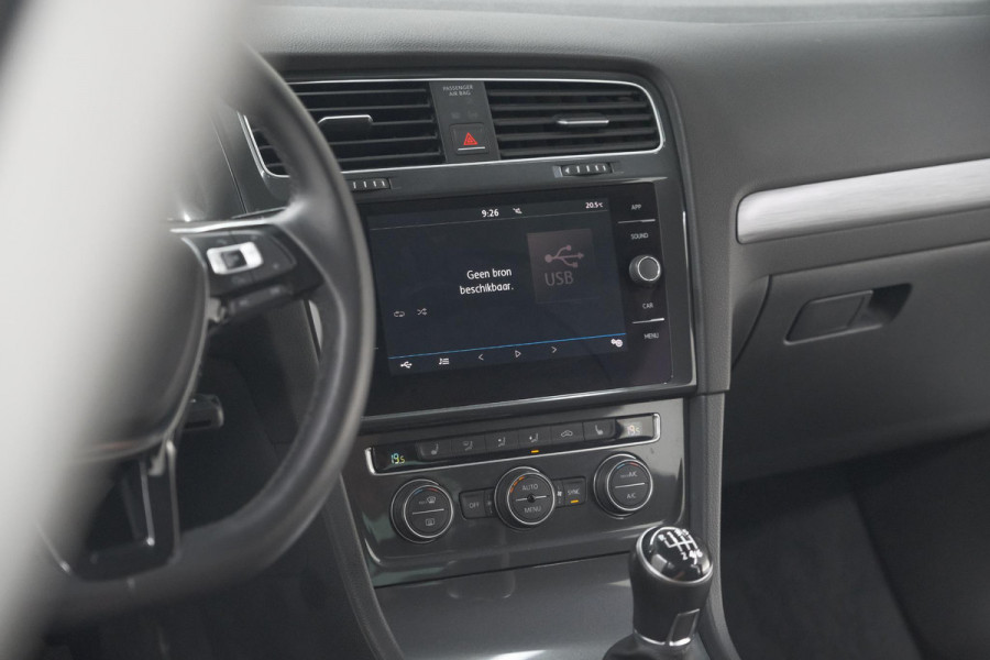 Volkswagen Golf 1.0 TSI Highline | Adaptieve Cruise Control | Apple Carplay | Parkeersensoren | Stoelverwarming