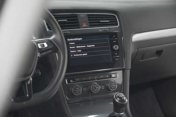 Volkswagen Golf 1.0 TSI Highline | Adaptieve Cruise Control | Apple Carplay | Parkeersensoren | Stoelverwarming