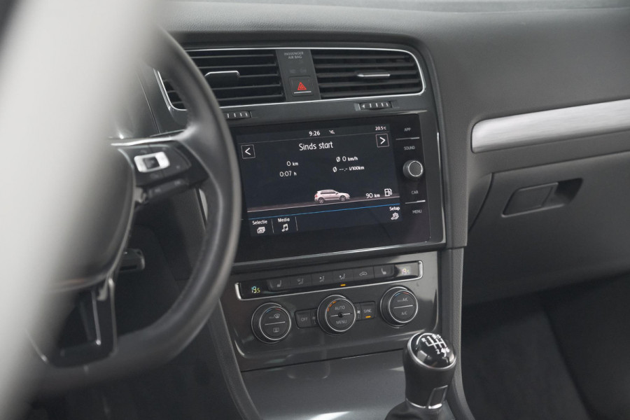 Volkswagen Golf 1.0 TSI Highline | Adaptieve Cruise Control | Apple Carplay | Parkeersensoren | Stoelverwarming