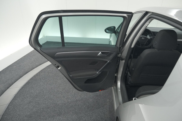 Volkswagen Golf 1.0 TSI Highline | Adaptieve Cruise Control | Apple Carplay | Parkeersensoren | Stoelverwarming