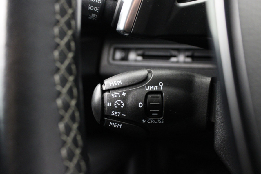 Peugeot 3008 1.2 PureTech Allure |Leder|Camera|