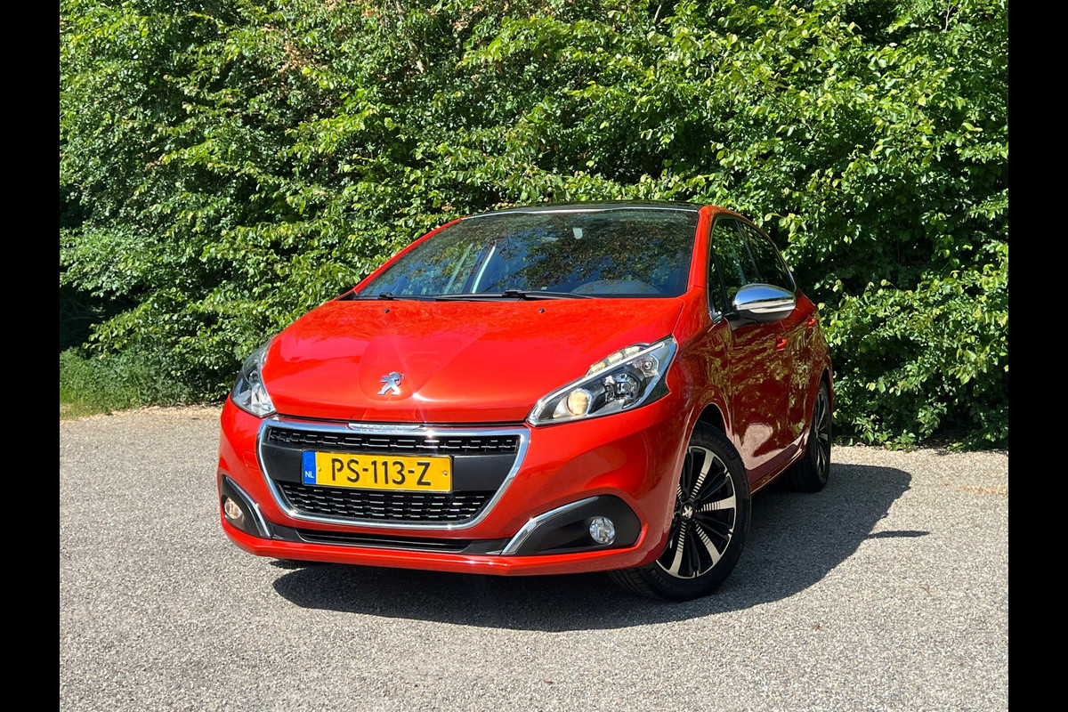 Peugeot 208 1.2 PureTech Allure | Pano + Cruise + Navi | Peugeot 208 1.2 PureTech Allure | Pano + Cruise + Navi |