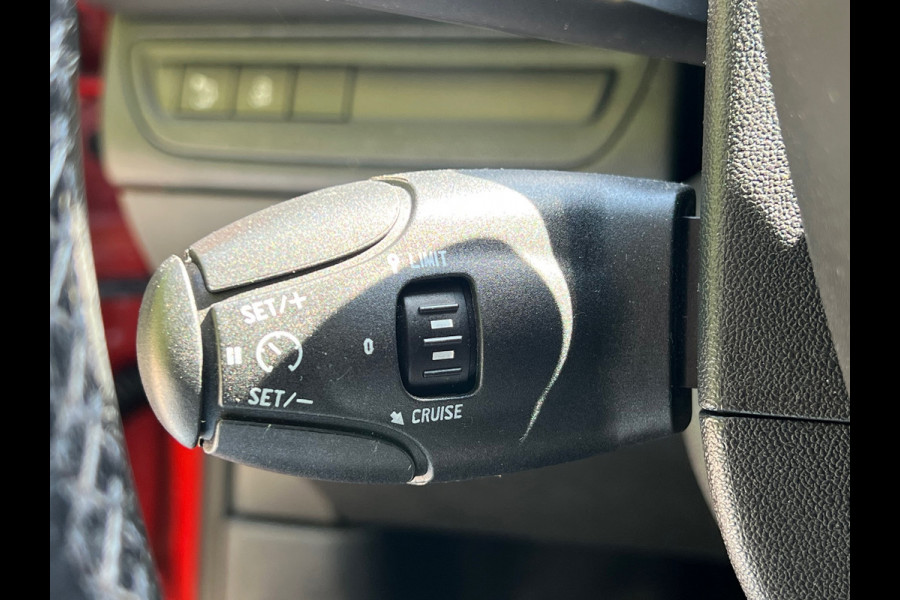 Peugeot 208 1.2 PureTech Allure | Pano + Cruise + Navi |