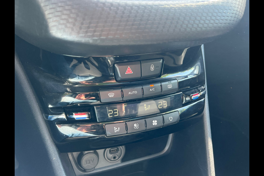 Peugeot 208 1.2 PureTech Allure | Pano + Cruise + Navi |