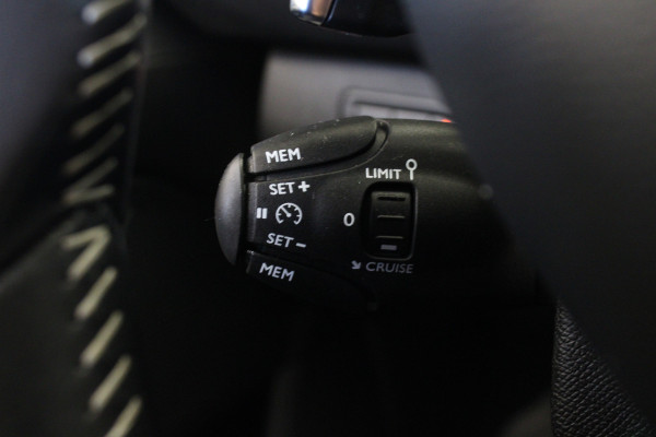 Peugeot 308 1.2 PureTech Allure |Camera|Navi|