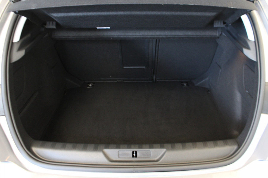 Peugeot 308 1.2 PureTech Allure |Camera|Navi|