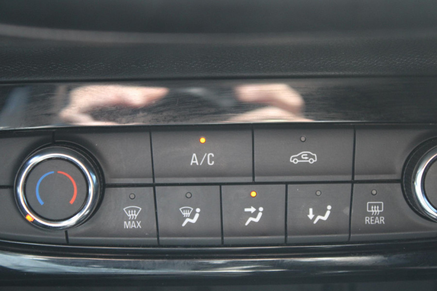Opel Corsa 1.2 Turbo 100 PK GS Line Automaat | Camera | Navigatie | DAB | Lichtmetalen Velgen | PDC V+A