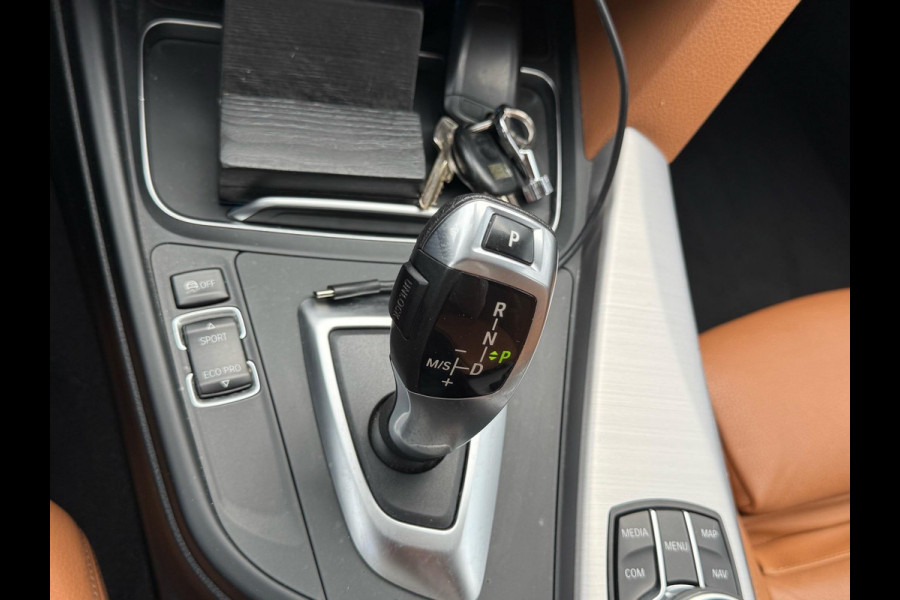 BMW 3 Serie Touring 318i Edition Luxury Line Purity Executive 136pk Automaat | Lederen Bekleding