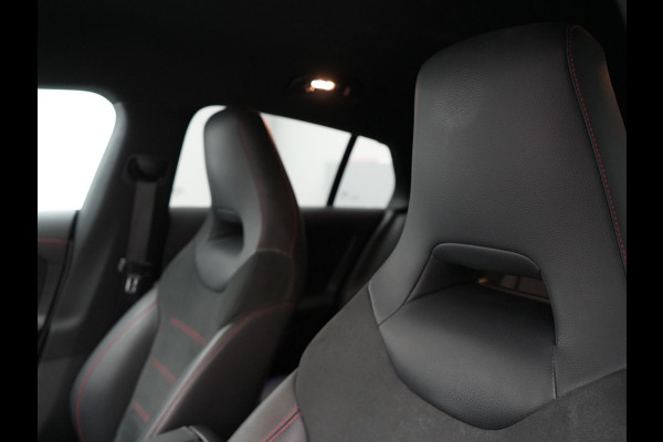 Mercedes-Benz CLA-Klasse Shooting Brake 250 e AMG Plug In Hybrid 218PK PHEV | Navigatie | Sfeerverlichting | Alcantara Sportstoelen | DAB
