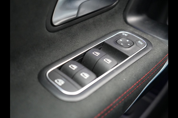 Mercedes-Benz CLA-Klasse Shooting Brake 250 e AMG Plug In Hybrid 218PK PHEV | Navigatie | Sfeerverlichting | Alcantara Sportstoelen | DAB