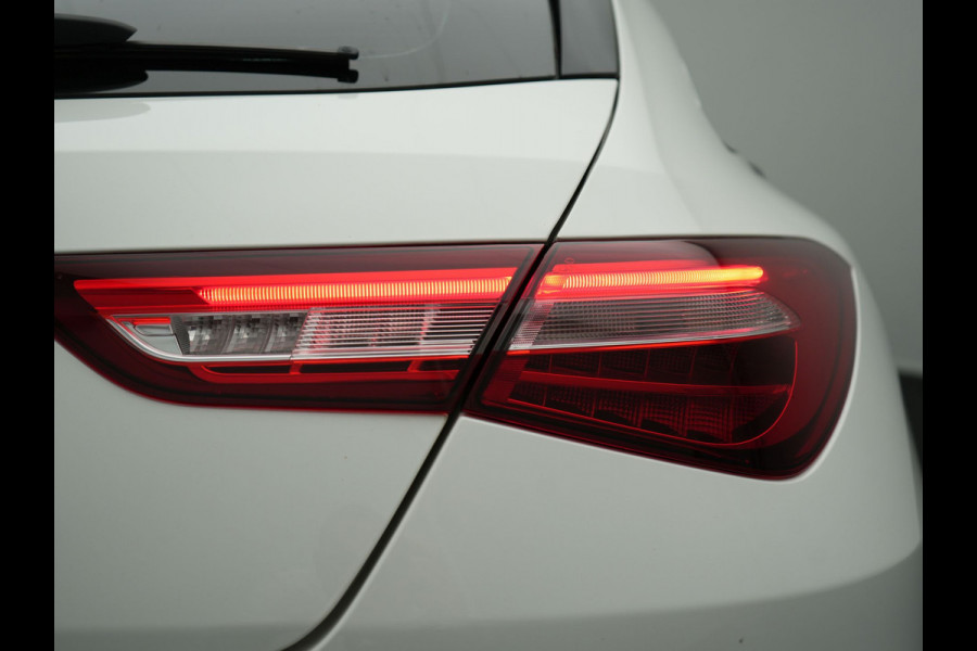 Mercedes-Benz CLA-Klasse Shooting Brake 250 e AMG Plug In Hybrid 218PK PHEV | Navigatie | Sfeerverlichting | Alcantara Sportstoelen | DAB