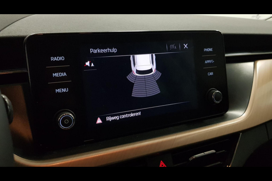 Škoda Kamiq 1.0 TSI DSG Style | Navigatie | Lane Assist | Cruise Control | Elektrische Achterklep | Lichtmetalen Velgen | LED | DAB | Climatronic |