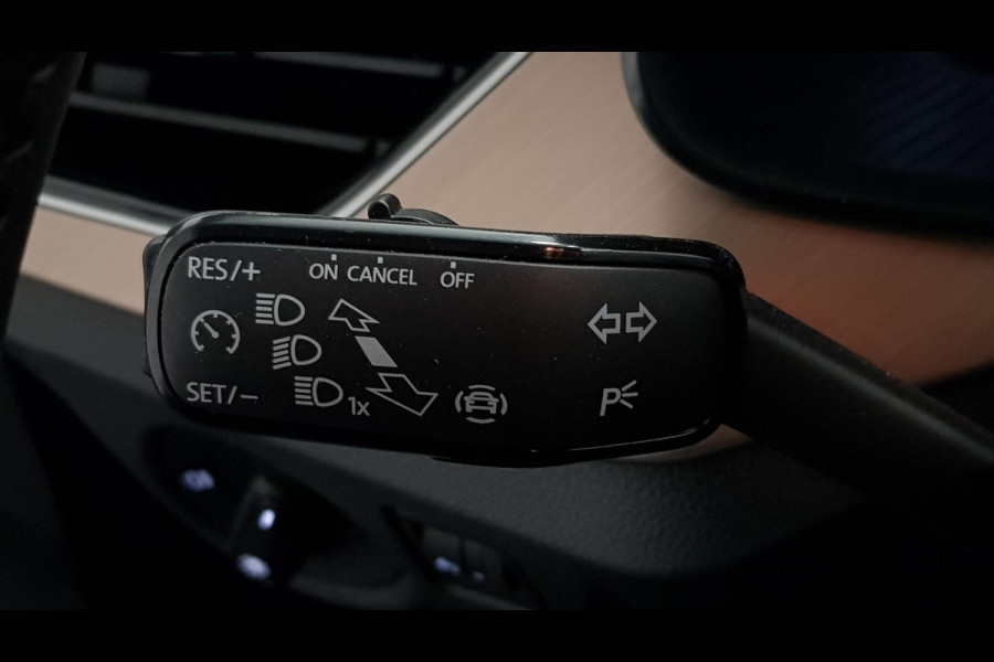 Škoda Kamiq 1.0 TSI DSG Style | Navigatie | Lane Assist | Cruise Control | Elektrische Achterklep | Lichtmetalen Velgen | LED | DAB | Climatronic |