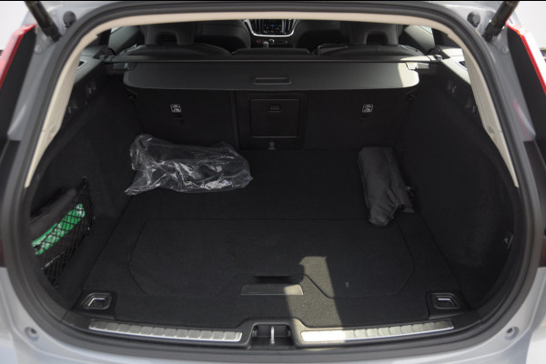 Volvo V60 T6 350PK Automaat Plus Dark / cruise control   / Apple carplay / Elektrische stoelen met geheugen / Parkeersensoren met camera / Elektrische achterklep