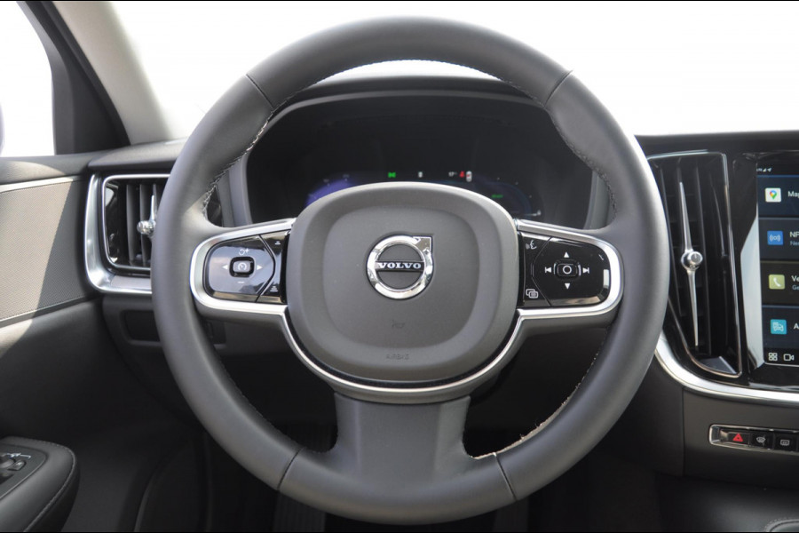 Volvo V60 T6 350PK Automaat Plus Dark / cruise control   / Apple carplay / Elektrische stoelen met geheugen / Parkeersensoren met camera / Elektrische achterklep