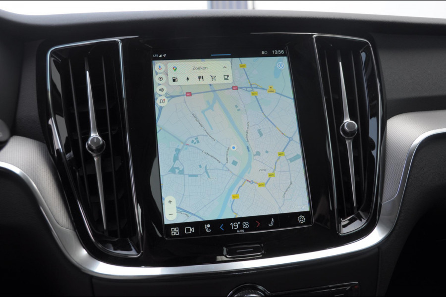 Volvo V60 T6 350PK Automaat Plus Dark / cruise control   / Apple carplay / Elektrische stoelen met geheugen / Parkeersensoren met camera / Elektrische achterklep