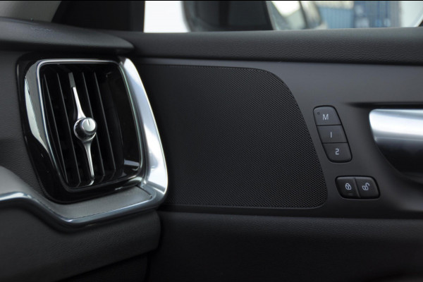 Volvo V60 T6 350PK Automaat Plus Dark / cruise control   / Apple carplay / Elektrische stoelen met geheugen / Parkeersensoren met camera / Elektrische achterklep