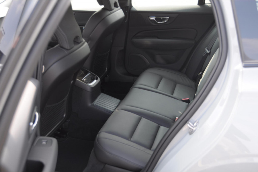 Volvo V60 T6 350PK Automaat Plus Dark / cruise control   / Apple carplay / Elektrische stoelen met geheugen / Parkeersensoren met camera / Elektrische achterklep