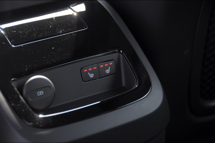 Volvo V60 T6 350PK Automaat Plus Dark / cruise control   / Apple carplay / Elektrische stoelen met geheugen / Parkeersensoren met camera / Elektrische achterklep