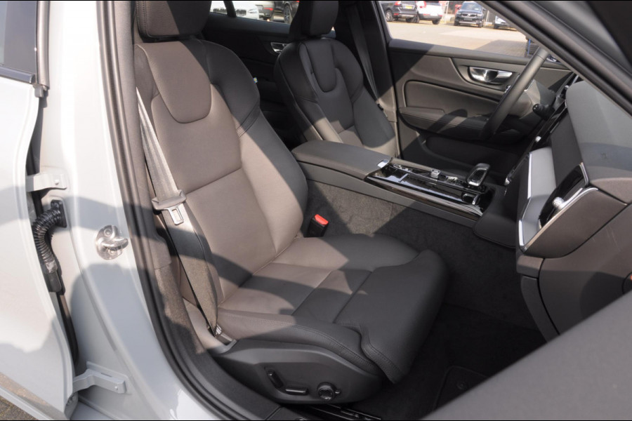 Volvo V60 T6 350PK Automaat Plus Dark / cruise control   / Apple carplay / Elektrische stoelen met geheugen / Parkeersensoren met camera / Elektrische achterklep