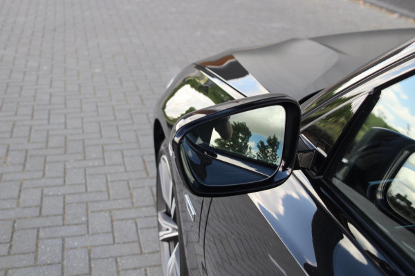 BMW 3 Serie Touring 330e xDrive | M-sport | Pano | Trekhaak