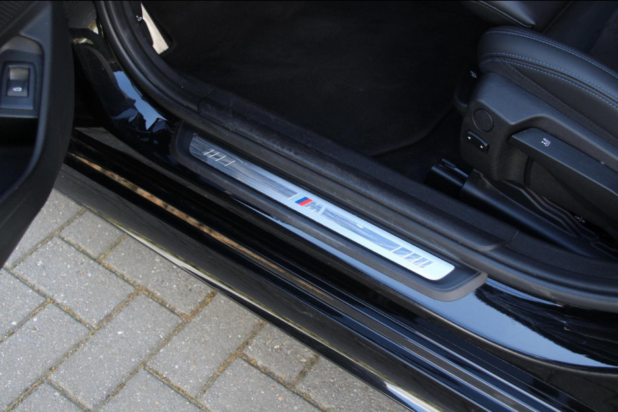 BMW 3 Serie Touring 330e xDrive | M-sport | Pano | Trekhaak