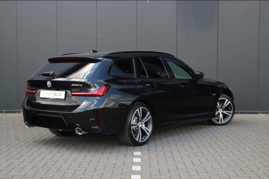 BMW 3 Serie Touring 330e xDrive | M-sport | Pano | Trekhaak
