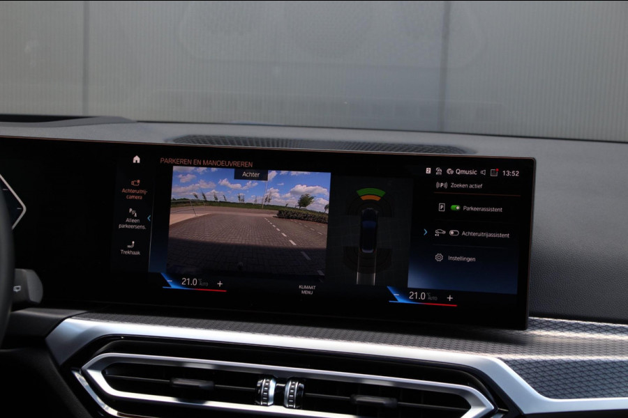 BMW 3 Serie Touring 330e xDrive | M-sport | Pano | Trekhaak