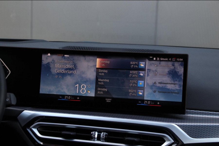 BMW 3 Serie Touring 330e xDrive | M-sport | Pano | Trekhaak