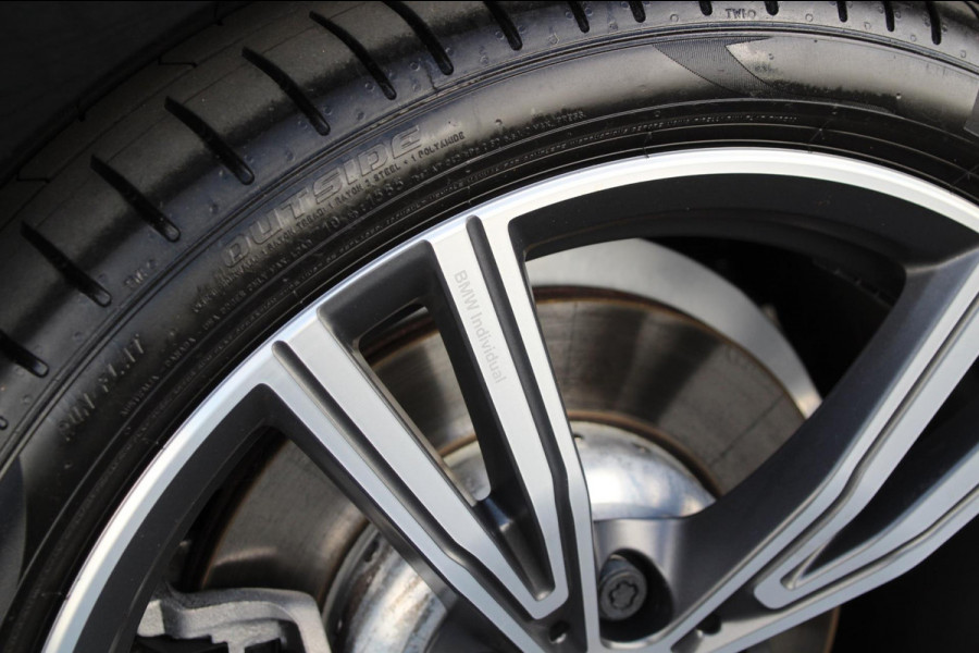 BMW 3 Serie Touring 330e xDrive | M-sport | Pano | Trekhaak