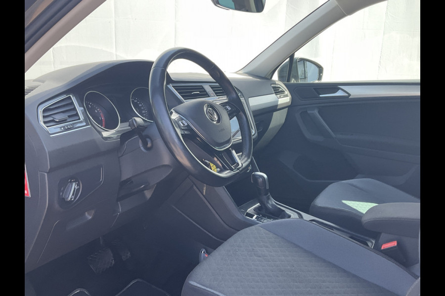 Volkswagen Tiguan 1.5 TSI ACT Comfortline Automaat Elek.Trekhaak Adap.Cruise Carplay!