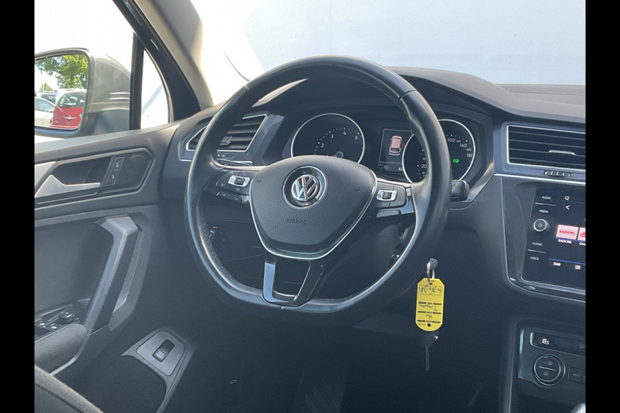 Volkswagen Tiguan 1.5 TSI ACT Comfortline Automaat Elek.Trekhaak Adap.Cruise Carplay!