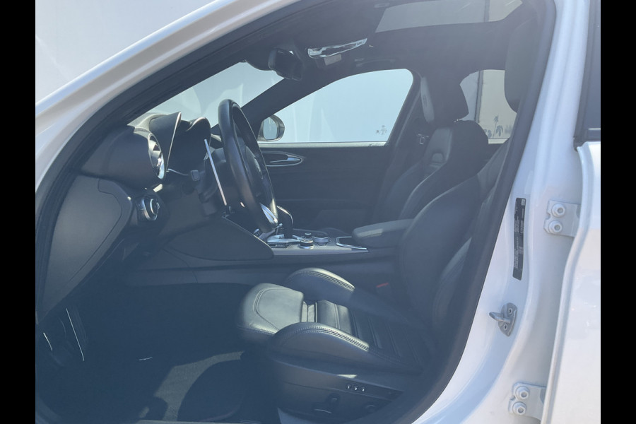 Alfa Romeo Giulia 2.0 T 281pk Veloce AWD Q4 Pano.dak Carplay