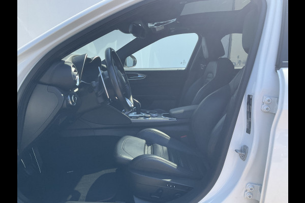Alfa Romeo Giulia 2.0 T 281pk Veloce AWD Q4 Pano.dak Carplay