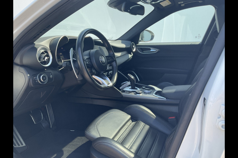 Alfa Romeo Giulia 2.0 T 281pk Veloce AWD Q4 Pano.dak Carplay
