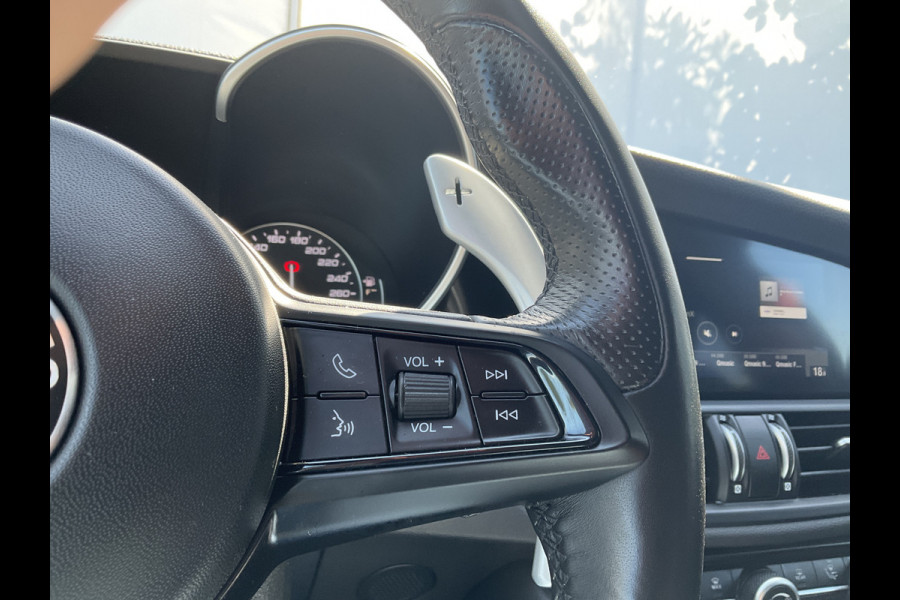 Alfa Romeo Giulia 2.0 T 281pk Veloce AWD Q4 Pano.dak Carplay