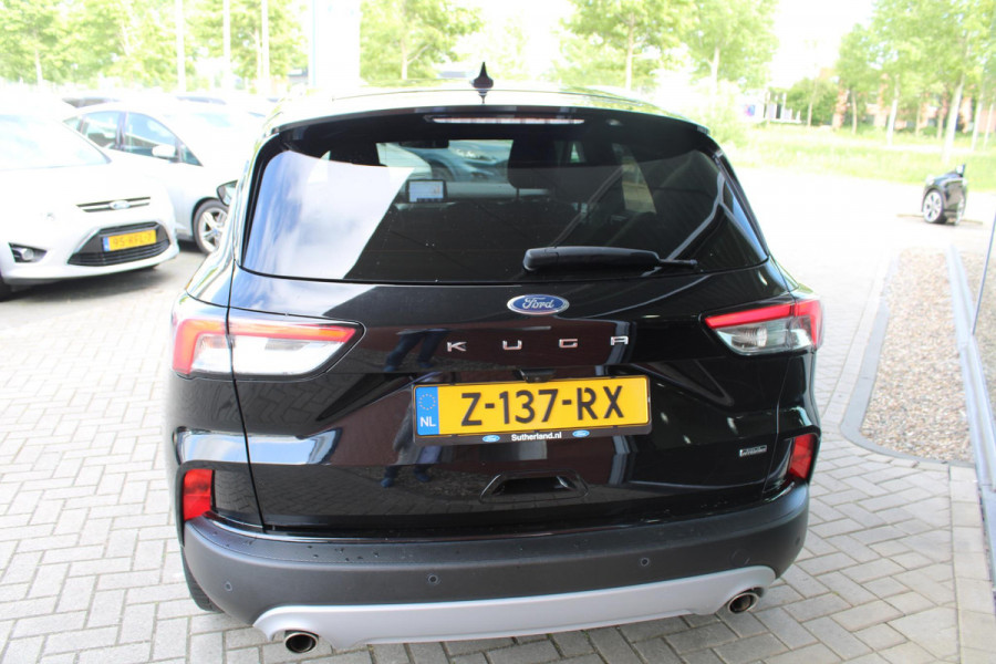 Ford Kuga 2.5 PHEV Titanium | Adaptieve Cruise Control | 18 Inch Lichtmetalen Velgen | Climate Control | PDC V +A | BLIS |