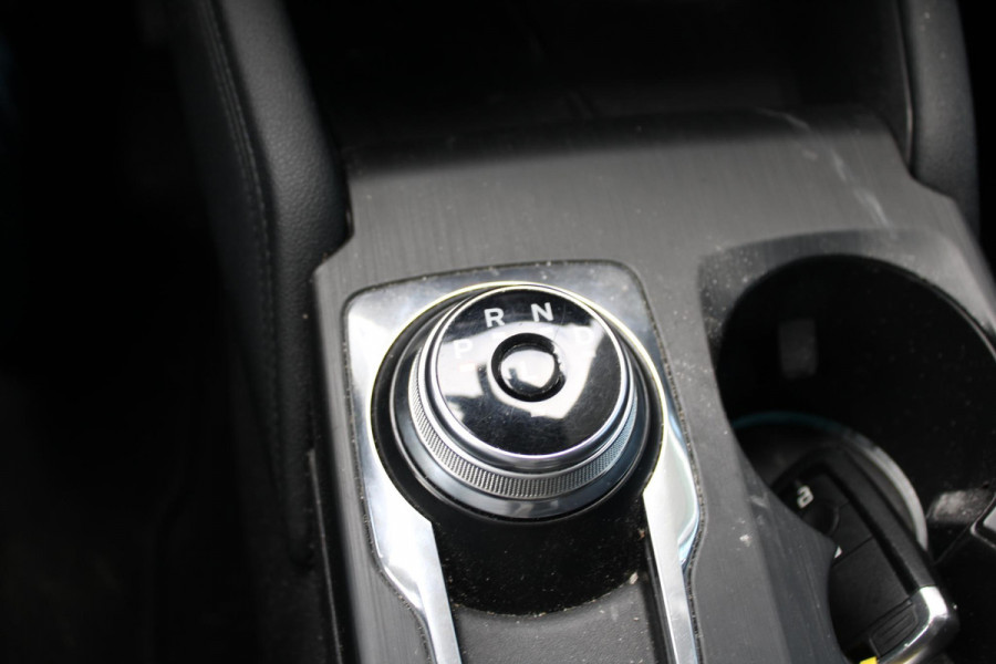 Ford Kuga 2.5 PHEV Titanium | Adaptieve Cruise Control | 18 Inch Lichtmetalen Velgen | Climate Control | PDC V +A | BLIS |