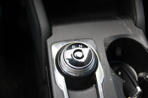 Ford Kuga 2.5 PHEV Titanium | Adaptieve Cruise Control | 18 Inch Lichtmetalen Velgen | Climate Control | PDC V +A | BLIS |