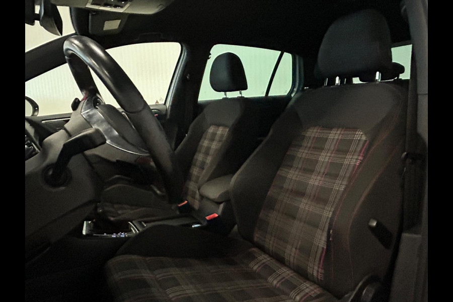 Volkswagen Golf 2.0 TSI GTI | VIRTUAL | ACC | CAMERA