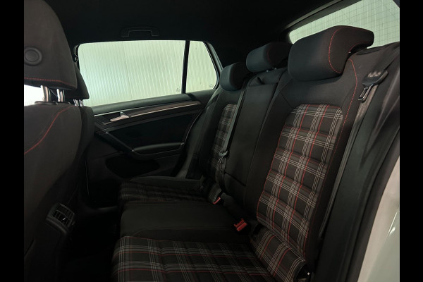 Volkswagen Golf 2.0 TSI GTI | VIRTUAL | ACC | CAMERA