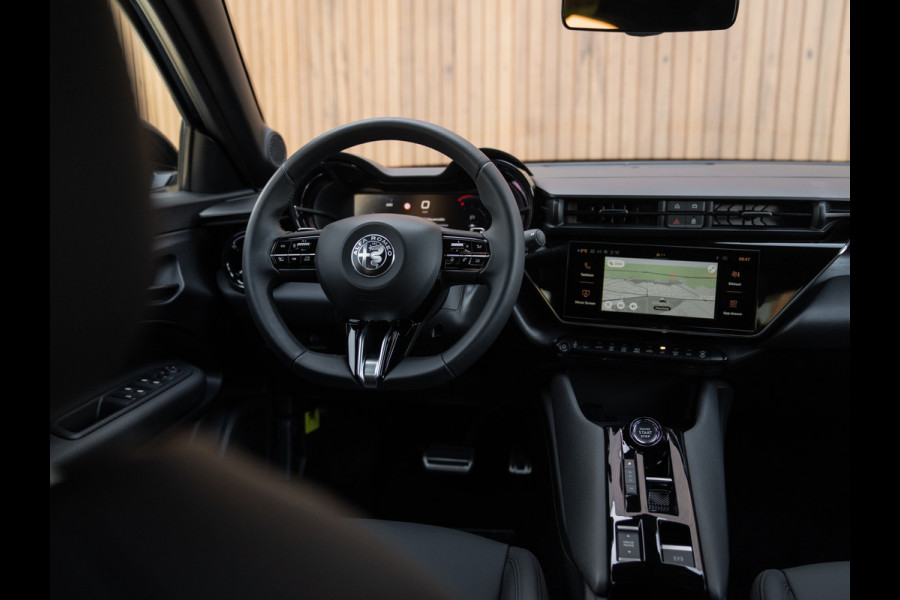 Alfa Romeo junior 1.2 Turbo Ibrida Speciale | Adapt. cruise | Camera | Sport Pack