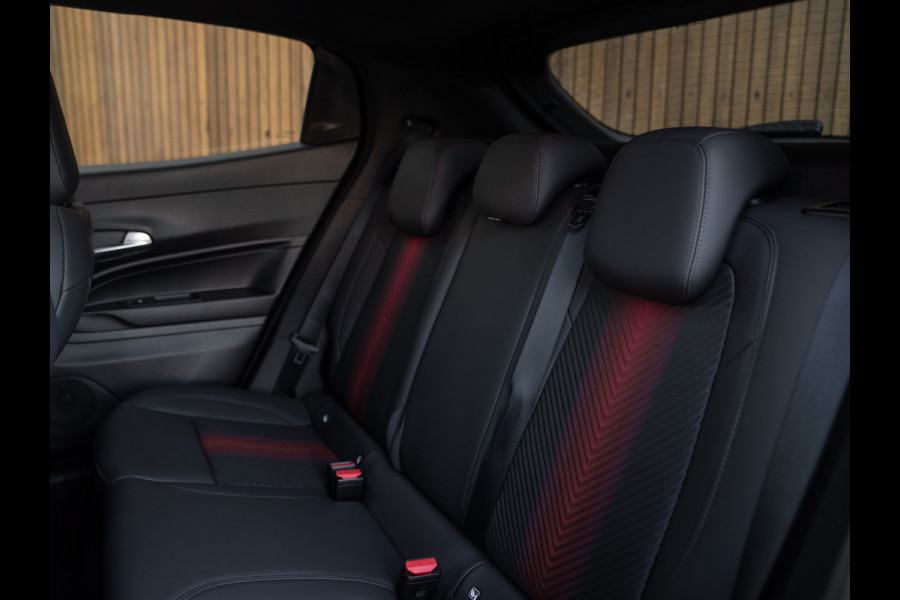 Alfa Romeo junior 1.2 Turbo Ibrida Speciale | Adapt. cruise | Camera | Sport Pack
