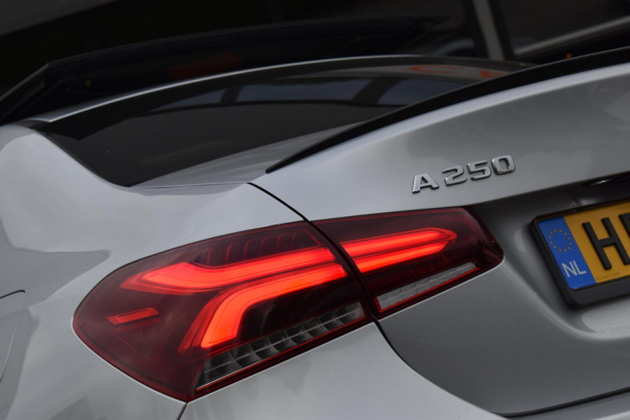 Mercedes-Benz A-Klasse 250 4MATIC AMG Pano 360 Lane ACC BM Ambiance