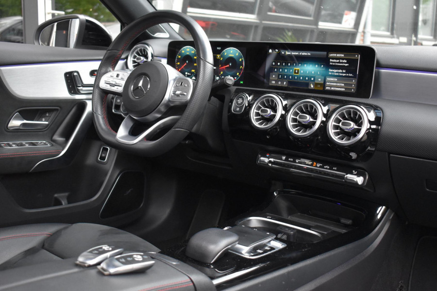 Mercedes-Benz A-Klasse 250 4MATIC AMG Pano 360 Lane ACC BM Ambiance