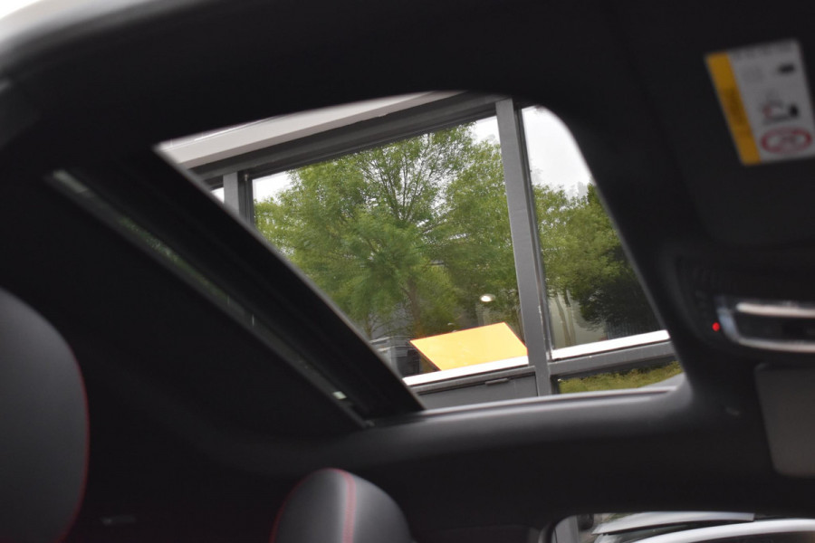 Mercedes-Benz A-Klasse 250 4MATIC AMG Pano 360 Lane ACC BM Ambiance