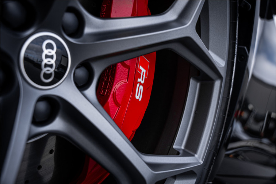 Audi RS6 Avant TFSI quattro performance 630PK - Panorama | Carbon | B&O | Stoelkoeling