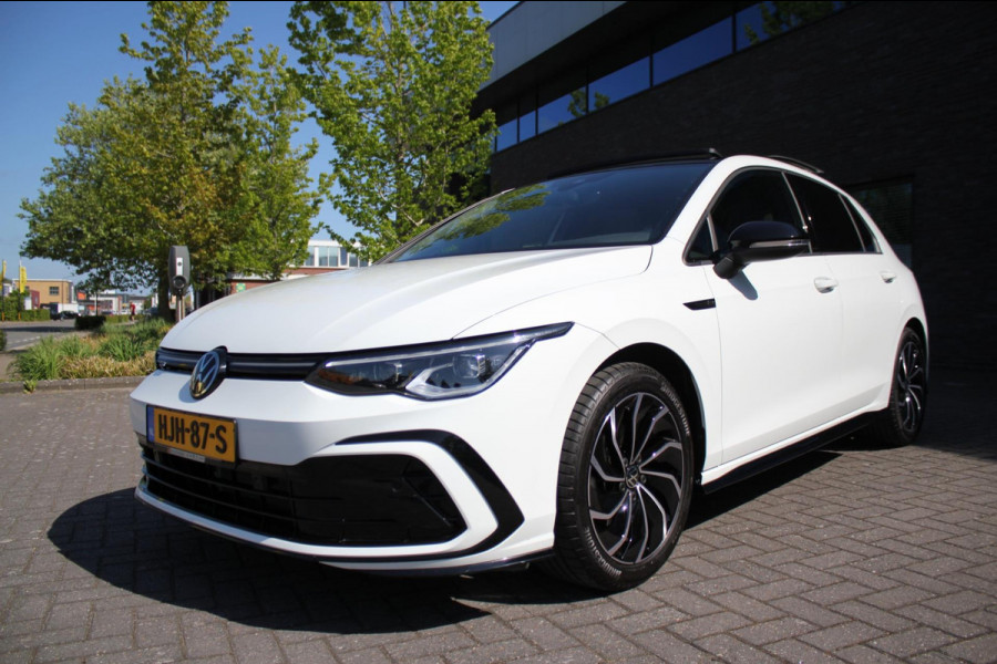 Volkswagen Golf 1.5 eTSI R-Line